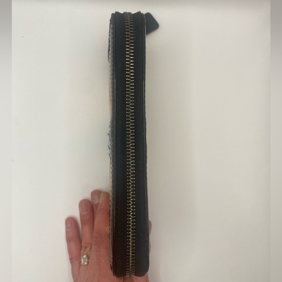 Burberry zippy large nova wallet in leather - Picture 4 of 9